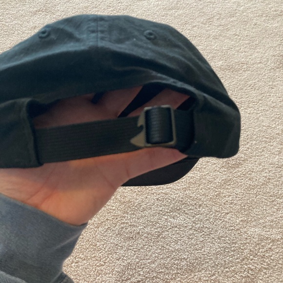 Hand Up Gloves Rope Hat - Picture 2 of 3